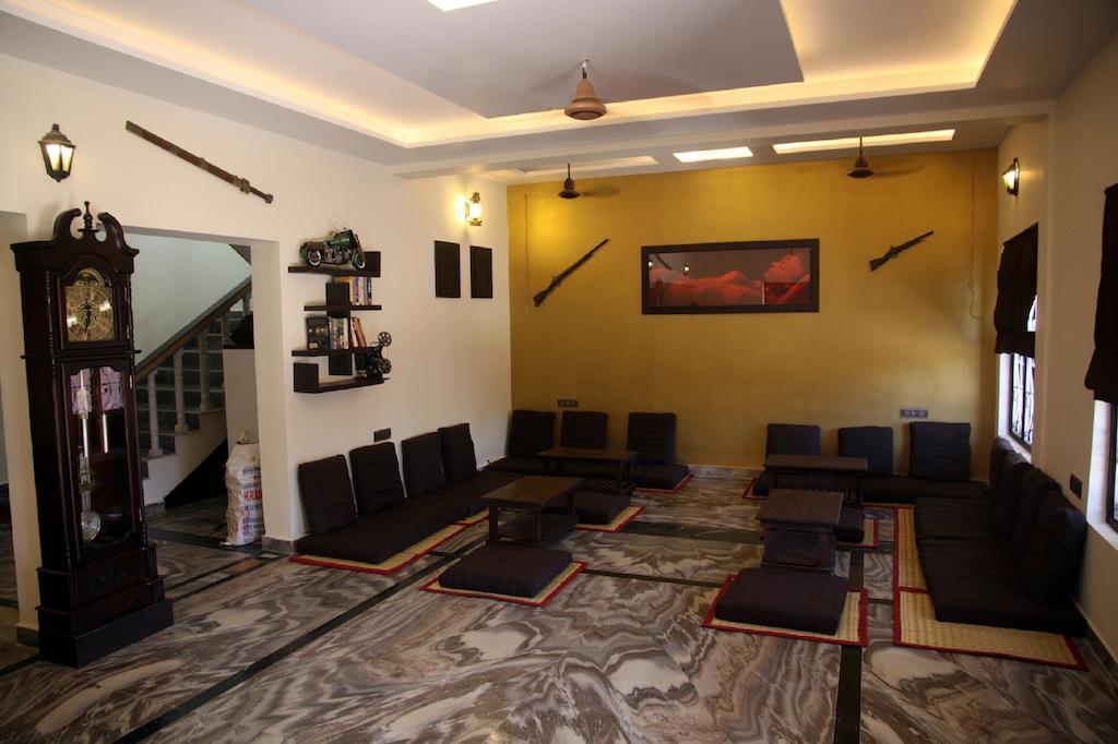 Wanderers Hostel Morjim Extérieur photo