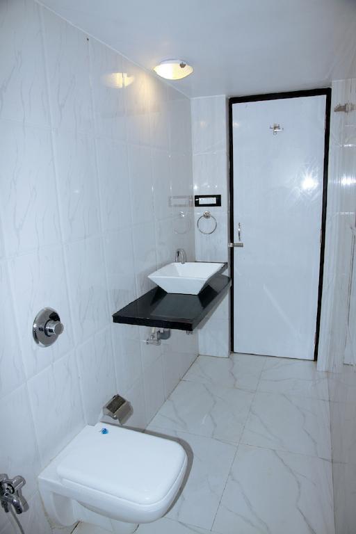Wanderers Hostel Morjim Chambre photo