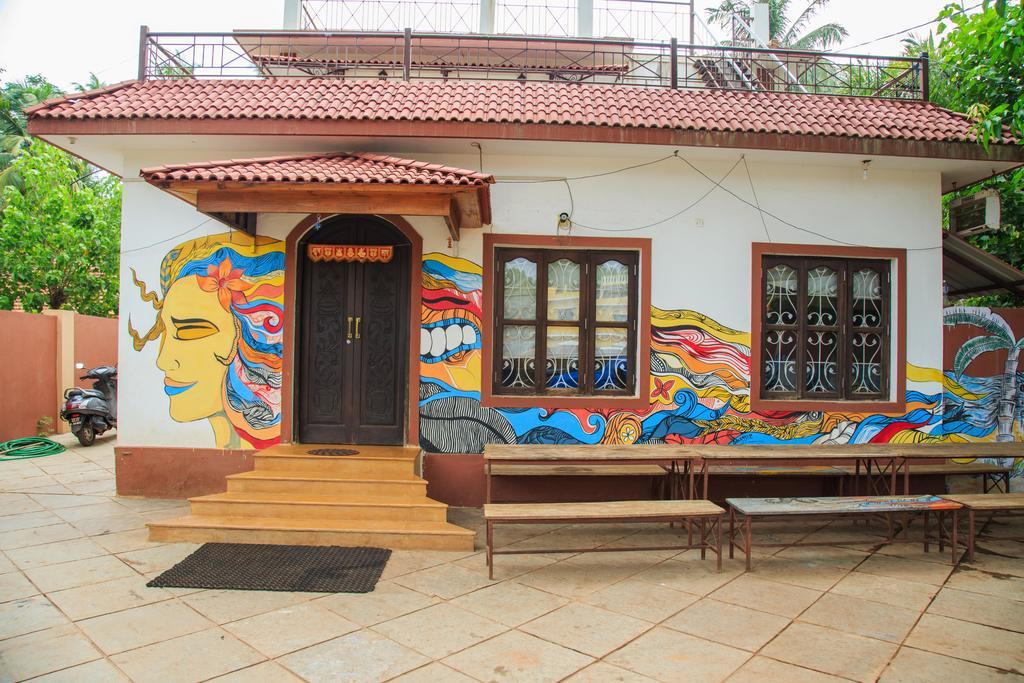 Wanderers Hostel Morjim Extérieur photo