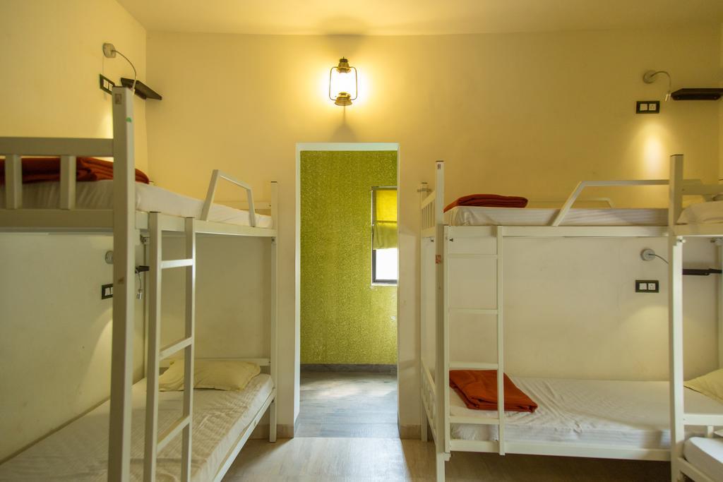 Wanderers Hostel Morjim Extérieur photo