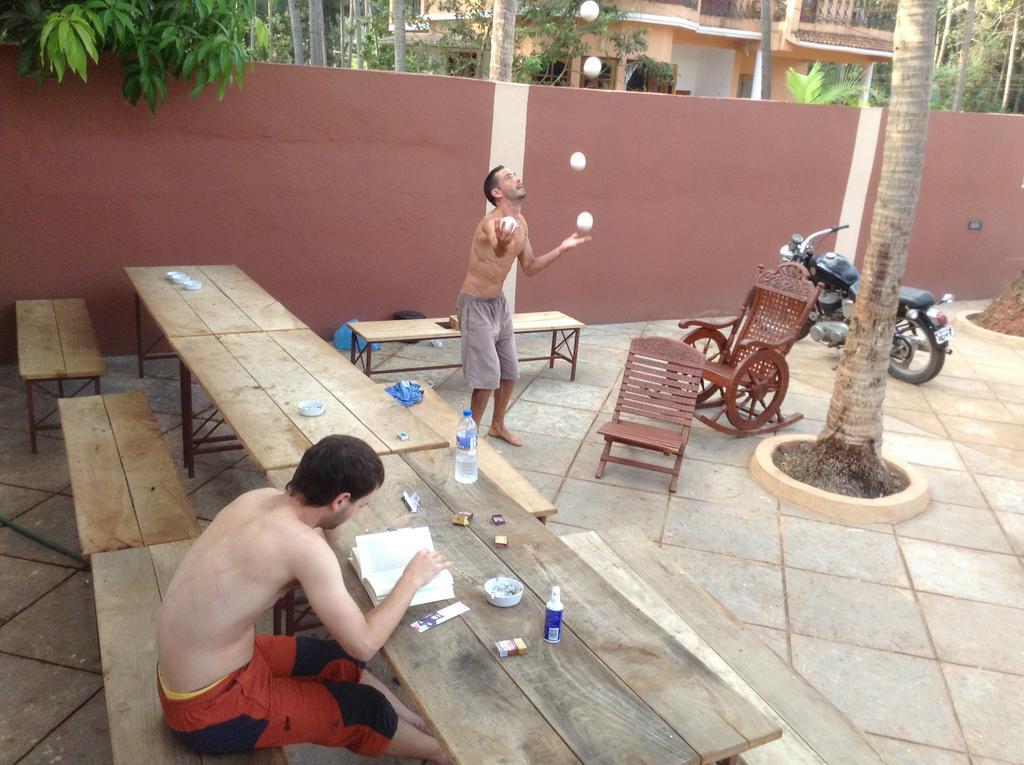 Wanderers Hostel Morjim Extérieur photo