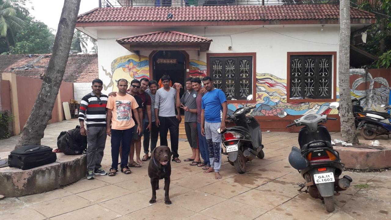 Wanderers Hostel Morjim Extérieur photo